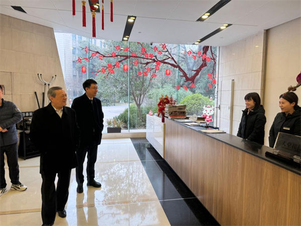 開新局，迎新春｜人民大廈*班子深入各部門走訪慰問