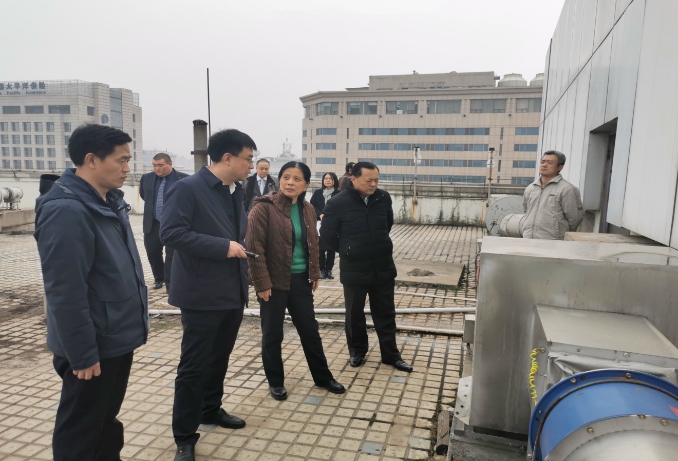 人民大廈認(rèn)真開展春節(jié)前消防*綜合大檢查