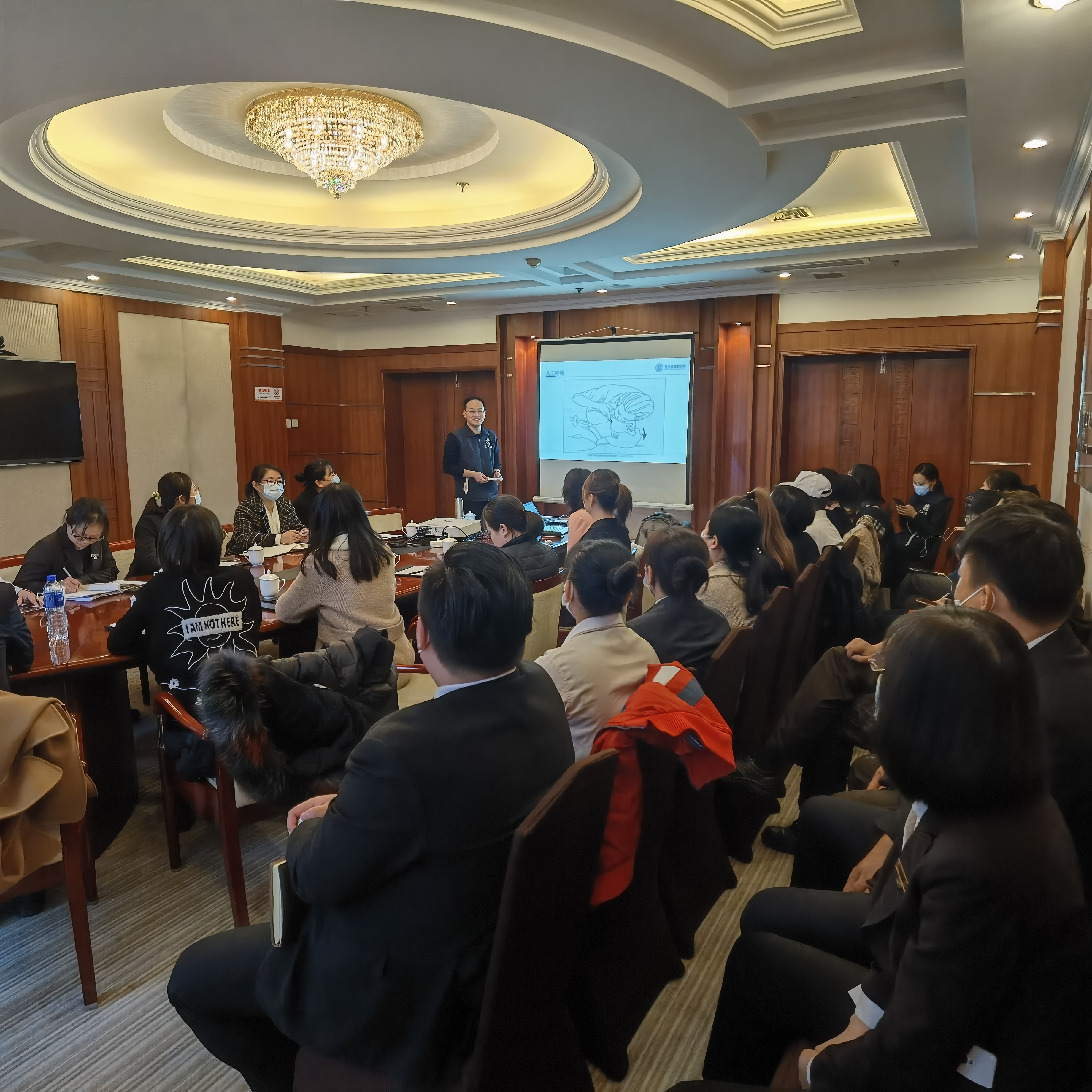 人民大廈工會組織開展“關愛健康，防疫有我”婦女節(jié)活動